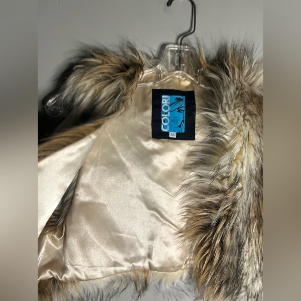 Cropped faux fur vest - Picture 5 of 9